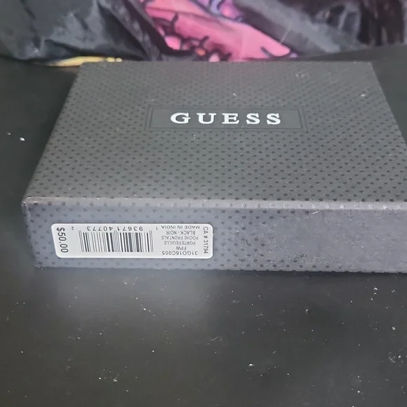 Guess Wallet - Picture 3 of 3